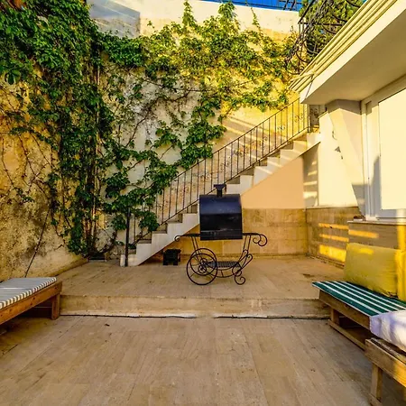 Flat With Shared Pool And Shared Backyard In Kas